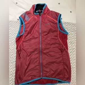 La Sportiva lightweight running vest windshield Red M